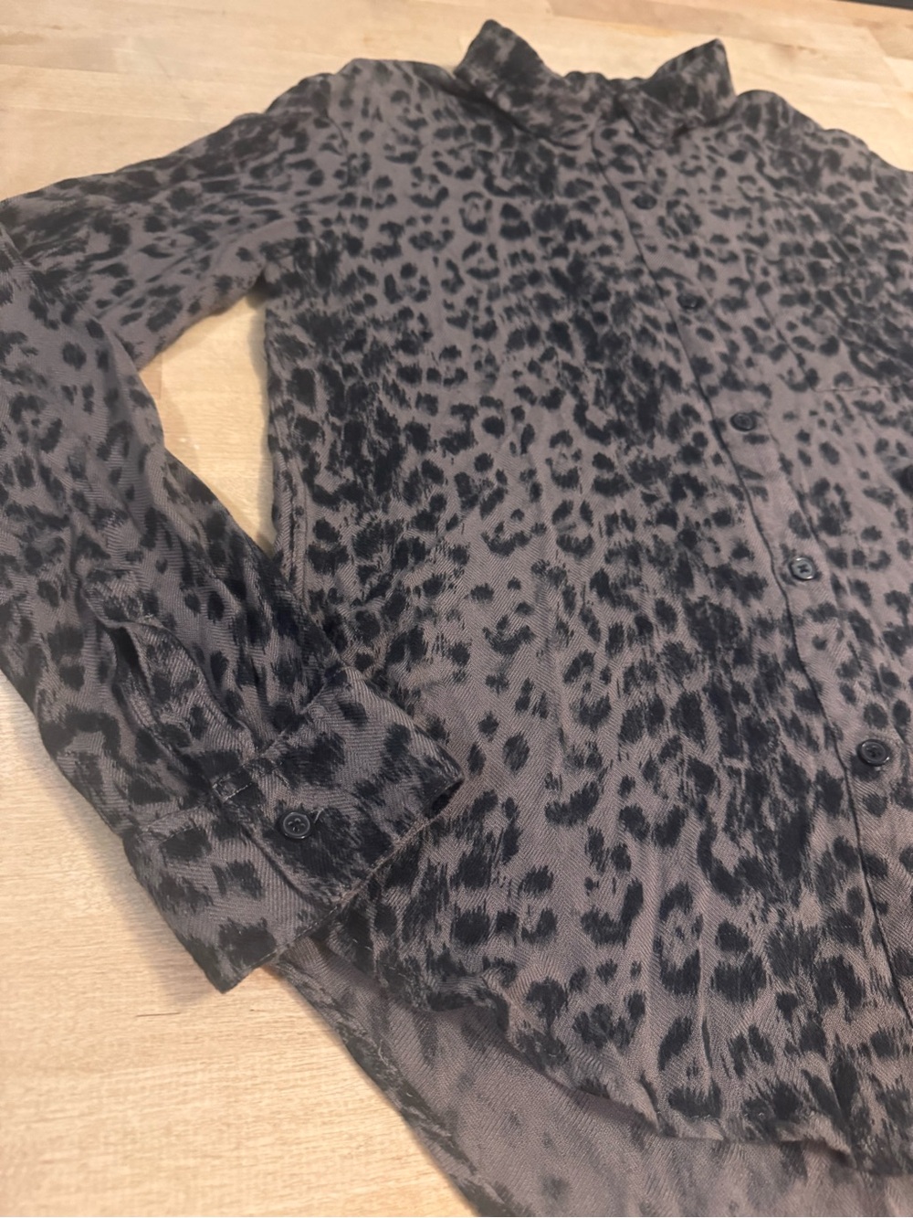 Rails Hunter Leopard Print Button-Down Shirt 100% Rayon - Picture 3 of 9
